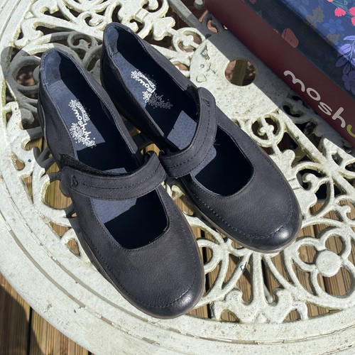 Moshulu ladies shoes new - , 6.5