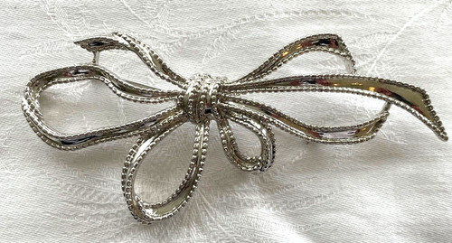 Trifari modernist ribbon - modernist,