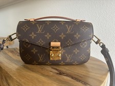 Louis Vuitton Pochette Métis