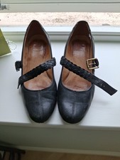 Ladies K By Clarks Mary-Jane Style Shoes Size 5.5E Plaited Strap