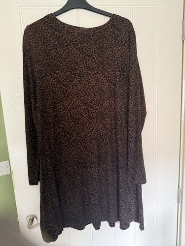 Brown and black - black, print