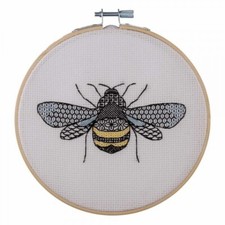 Blackwork: Bee Embroidery Kit - Anchor