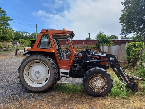 Fiat tractor with - with, loader
