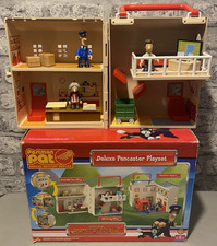POSTMAN PAT DELUXE PENCASTER