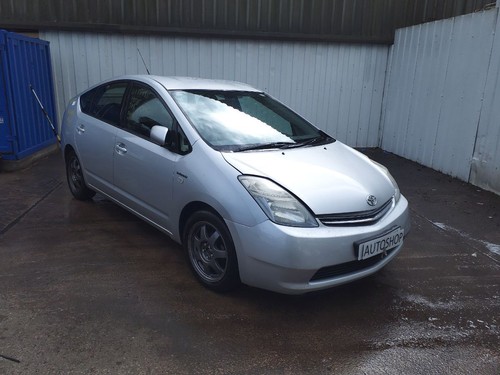 Toyota prius mk2 - toyota,