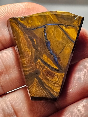 126 cts australian - 126,