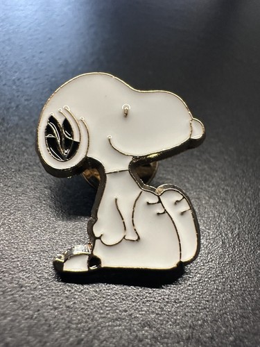 Snoopy enamel pin badge - snoopy,