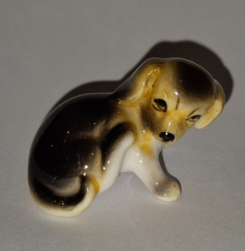 Vintage dog figurine puppy - ~,