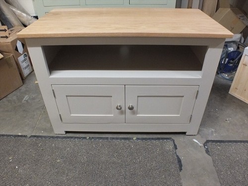 Buckingham painted door tv - buckingham,