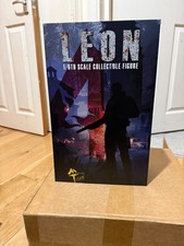 1/6 SCALE RESIDENT EVIL LEON