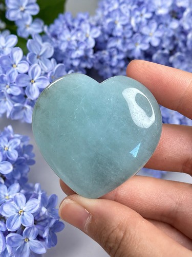 Aquamarine crystal heart palm - heart,
