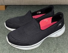 Skechers Goga Max Go Walk 4