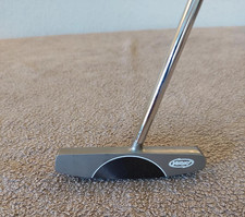 Carolyne Yes! Putter - Centre Shafted - 35 inch