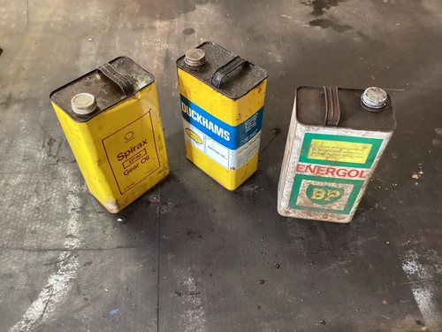 Vintage oil cans - oil,
