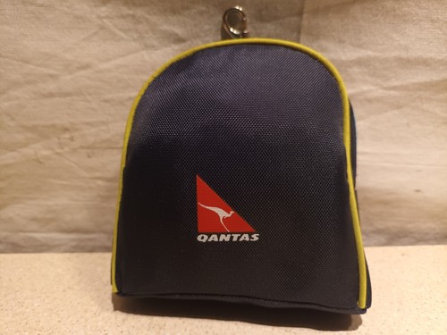 Qantas clip zipper travel - clip,