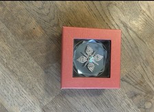 compact mirror with crystal