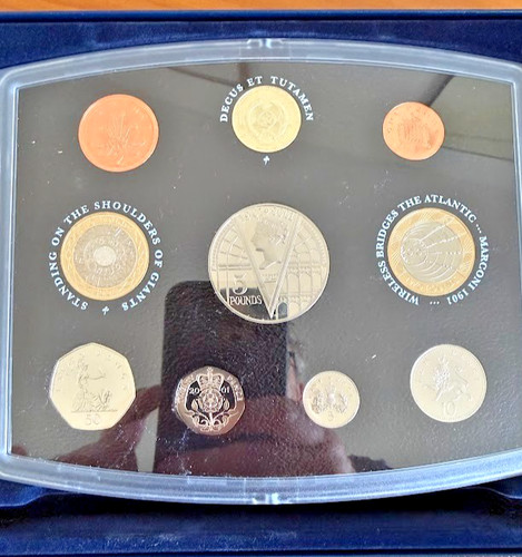 The royal mint 2001 proof - the, uk
