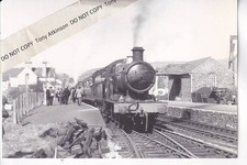BRAUNTON RAILWAY  STATION - 1965 VIEW - LOCO. NO. 3205 - POSTCARD - #8988