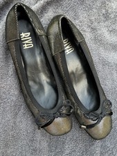 Riva Flat Ballerina Slip On Shoes Black/Gold with bow Size UK 6 EU 39