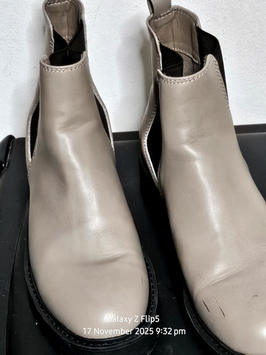 Boots size with few - boots,