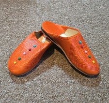 Moroccan womens leather