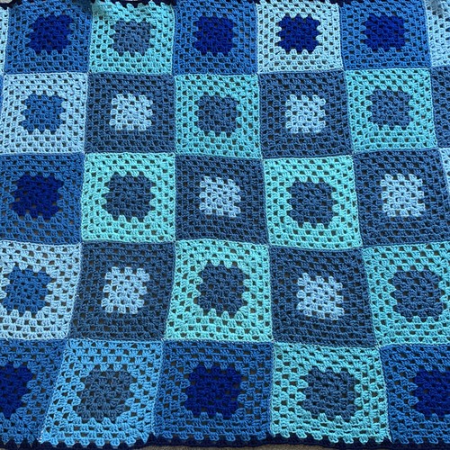 Stunning retro vibe hand - stunning,