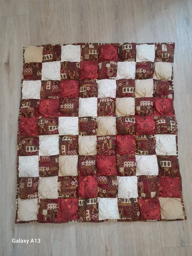 Vintage small padded - small, blanket