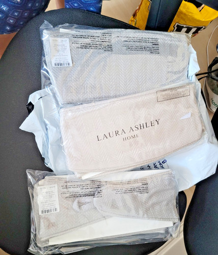 Bundle pairs laura ashley - 3,
