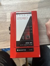Vintage 1980s Sanyo M-G31A Red