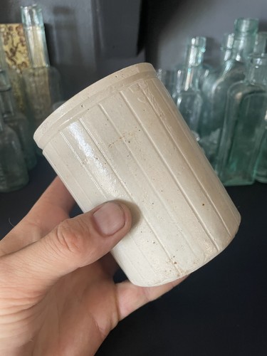Old vintage cream - cream, w