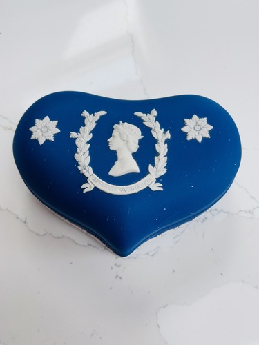 Wedgwood blue jasperware - jasperware, heart