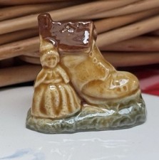 Rare Vintage Wade Whimsies Old Woman In The Shoe Nursery Rhymes Collection GC