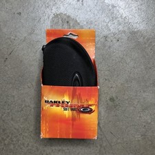 New Dead Stock Oakley Thump