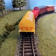 Tri-ang Hornby. 3 x Wagons