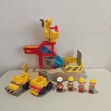 ELC HAPPYLAND  CONSTRUCTION BUILDING SET & 4 PEOPLE