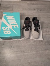 17 X Branded Mens Trainers