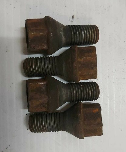 Wheel nuts bolts - nuts, set
