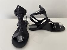 HENRI BEGUELIN ~ Black leather Flat T shaped strappy sandals ~ EU38/ UK5
