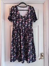 Ladies Carolina Dress Room