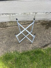 Bricklayer Stands Wery Light