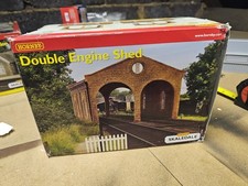 Hornby Skaledale R8637 Double Road Engine Shed OO Gauge Boxed