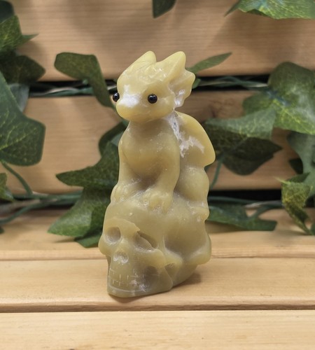 Stunning hand carved jade - hand,