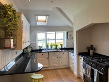 Black quartz kitchen worktop/countertop/work surface