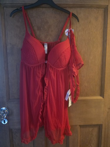 Red lingerie set - with, thong