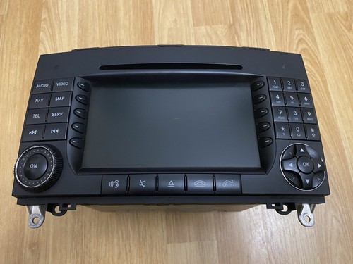 Mercedes comand head - head, radio