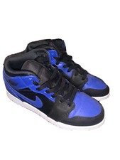 Size UK 5 - Jordan 1 Mid Hyper