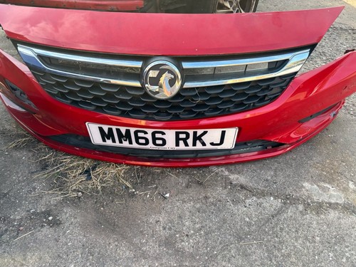 Vauxhall astra 2015 - astra, red