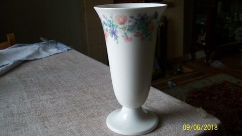 Wedgwood vase angela - wedgwood,