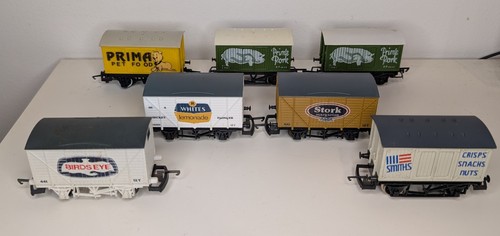 Hornby closed van and - closed,