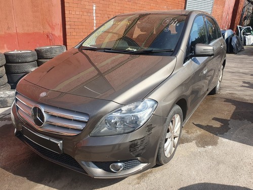 Breaking mercedes class - b-class, b180